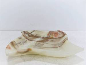 lot 327 image: Vintage Onyx 4-Point Star Tray