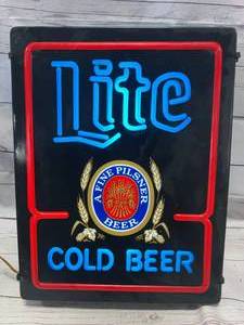 lot 101 image: Vintage Lite Cold Beer Light 15 x 19 12