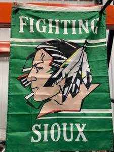 lot 19 image: UND Fighting Sioux Flag  Banner(approx 26 x 38)