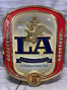 lot 49 image: Vintage LA Beer Lighted Sign (approx 17 x 22)