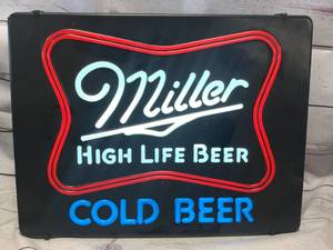 lot 83 image: Vintage Miller High Life Cold Beer Lighted Sign (approx 15 x 19)