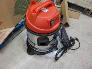 Truett 5 Gallon WetDry Vacuum with...