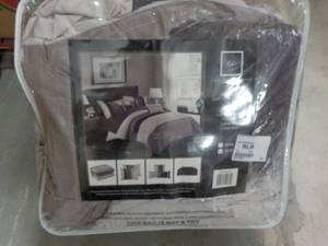 Chic Ayelet 16 pc Queen size bed se...