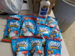 Teddy Grahams and 6 Bottles Kraft C...