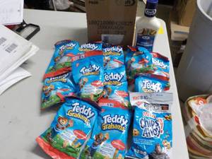 Teddy Grahams and 6 Bottles Kraft C...