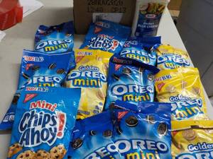 Oreos Minis, Chips Ahoy and 6 Bott...