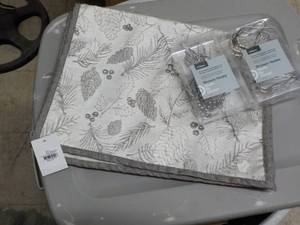 New Table Runner and Shower Hooks...