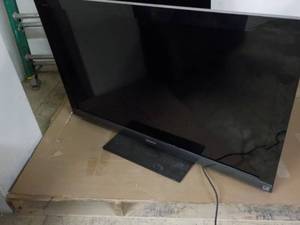 46 Sony Tv Powers On...