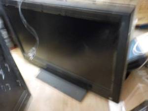 32 Vizio Powers On...