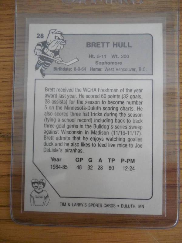 lot 70 image: 1985 UMD Bulldogs Brett Hull Rookie Card #28 - RARE