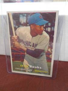 lot 8 image: 1957 Topps Ernie Banks #55 Excellent Condition HOFer
