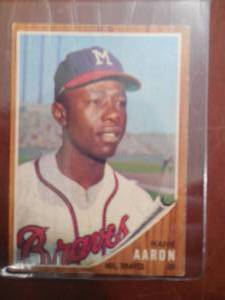 lot 30 image: 1962 Topps Hank Aaron #320 Good Condition HOFer
