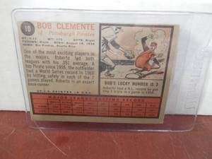 lot 31 image: 1962 Topps Roberto Bob Clemente #10 Fair Condition HOFer