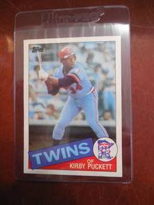lot 49 image: 1985 Topps Kirby Puckett Rookie Card #536 Near Mint