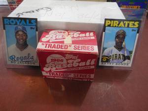 lot 101 image: 1986 Topps Traded Set (132) Cards Barry Bonds & Bo Jackson Rookies LK