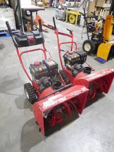 lot 6 image: (2) TORO 24 SNOWBLOWERS FOR PARTS  REPAIR