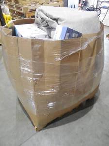 lot 43 image: WHOLESALE PALLET LOT OF GENERAL MERCHANDISE- SMALLS