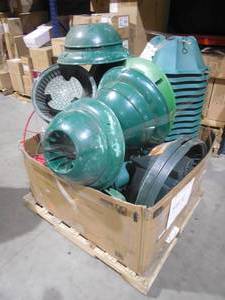 lot 50 image: WHOLESALE PALLET LOT OF CHRISTMAS TREE BASES