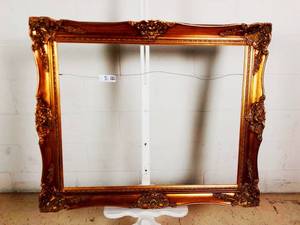 lot 313 image: Vintage Beautiful Ornate 24x30 Photo Frame