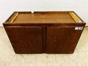 lot 352 image: Vintage 30 Wooden Overhead Cabinet