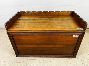lot 353 image: Vintage Cedar Chest