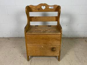 lot 366 image: Vintage Youth Mudroom Bench Chest