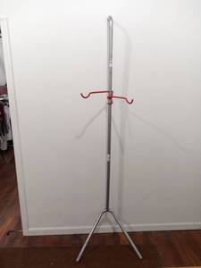 lot 329 image: Bike Gravity Pole Stand