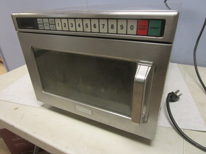 lot 120 image: STAINLESS STEEL COMMERCIAL COUNTER TOP OVEN
