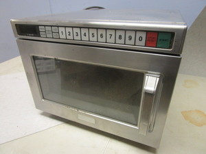 lot 121 image: STAINLESS STEEL COMMERCIAL COUNTER TOP OVEN
