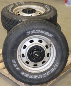 Set of 4 225 75R15 Tires & Rims from JEEP