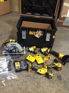 Dewalt 20-Volt MAX Lithium-Ion Cordless Combo Kit 6 Tool with ToughSystem Tool Box see pictures