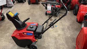 Toro Power Clear 721 E 21 in. 212 cc Single-Stage Self Propelled Electric Start Gas Snow Blower in working condition