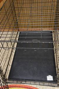 lot 142 image: Large Petmate Wire Kennel