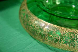 lot 33 image: Vintage 13 Green Depression Glass Console Bowl Rolled Edge Gold Rim