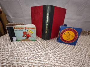 lot 87 image: Collectible Peanuts Books