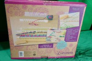 lot 138 image: Craftabelle Wooden Loom Creation Kit