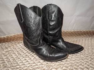 lot 99 image: Vintage Black Leather Mobility Sport Short Western Boots 8 12M
