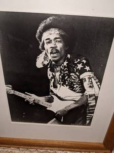 lot 15 image: Jimi Hendrix Are You Experienced Album & 8 x 10 Photograph