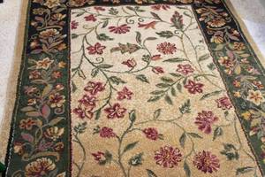 lot 143 image: 6.5 x 5 Area Rug