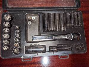 lot 114 image: Craftsman & Ludell 14 Socket Sets