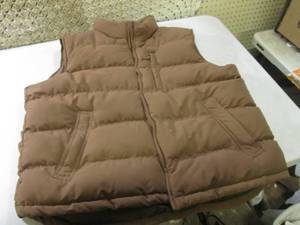 (D-3) St Johns Bay Quilted Vest Siz...