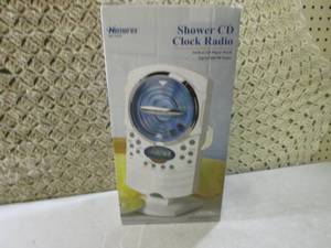 (EC1) Memorex Shower CD Clock Radio...