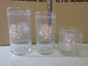 (A-1) 24pc Corsage Glassware Set 2 ...