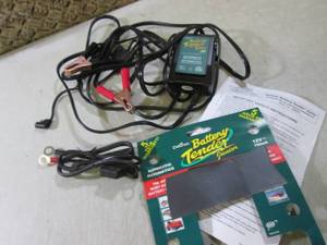 (EC1) 12V Battery Tender Jr...