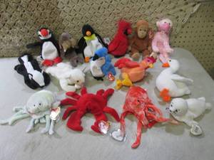 (F-0) Assorted Beanie Babies...