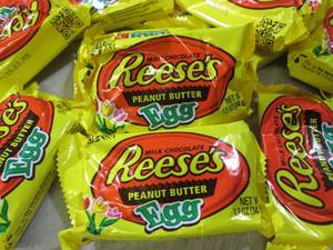 (B-2) 24 Reeses Peanut Butter Eggs ...