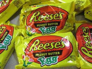 (B-2) 24 Reeses Peanut Butter Eggs ...