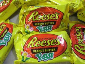 (B-2) 24 Reeses Peanut Butter Eggs ...