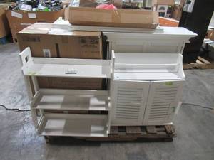 lot 426 image: WHOLESALE MIXED PALLET OF MEDICINE CABINETS