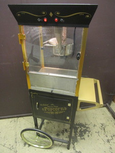 lot 215 image: OLD-FASHIONED MOVIE TIME POPCORN MAKER